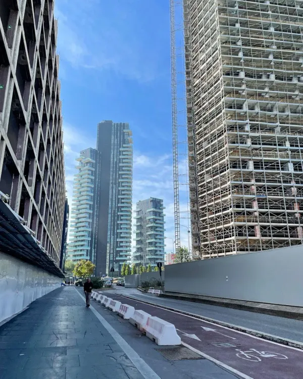 Piazza Gae Aulenti (Milano)