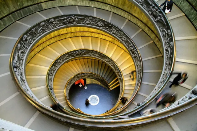 Scala elicoidale di Momo (Roma)